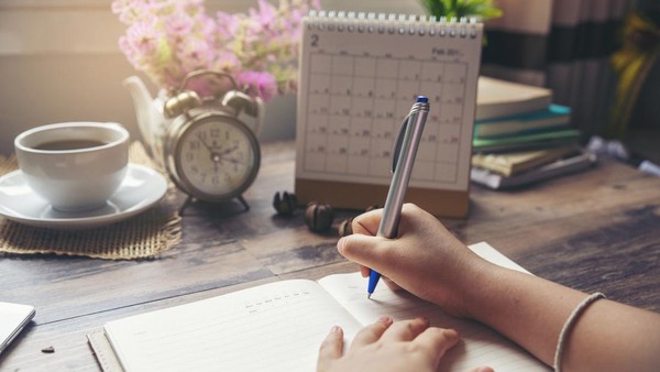 7 Contoh Esai Singkat Berbagai Tema beserta Tips dan Cara Menulisnya