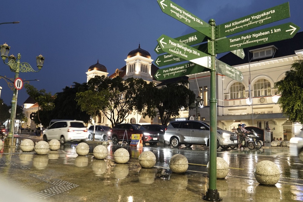 private tour Jogja vs paket wisata